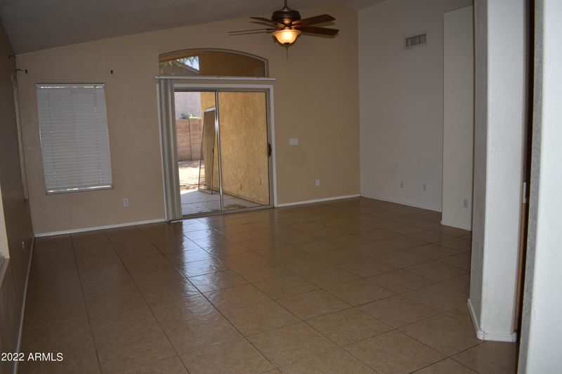 7225 W Blackhawk Dr, Glendale, AZ 85308