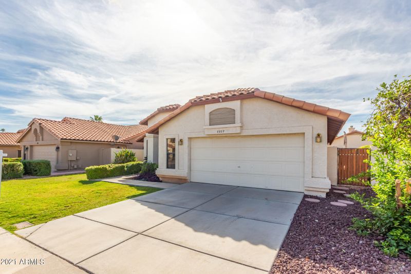 7227 W Morrow Dr, Glendale, AZ 85308