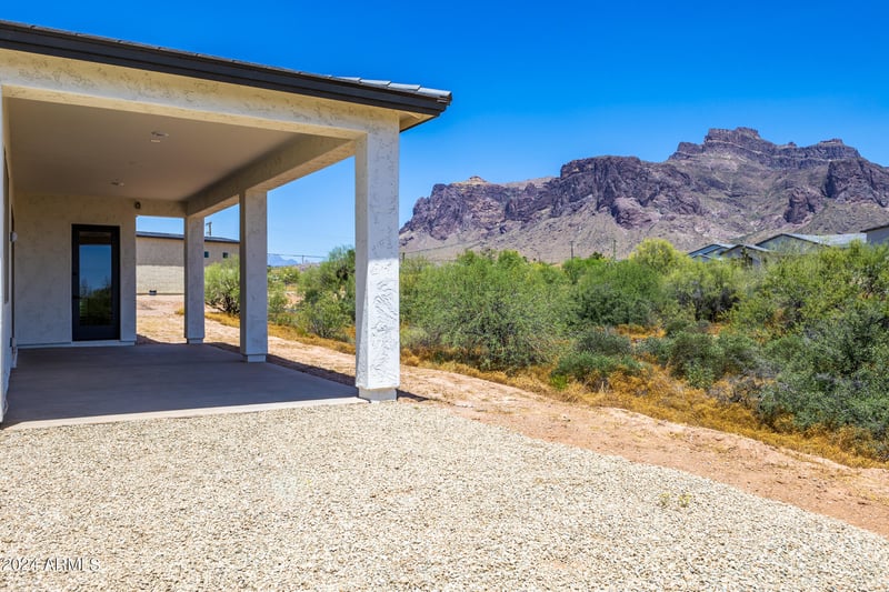 723 Moon Rd, Apache Junction, AZ 85119