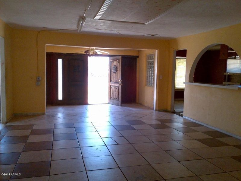 723 S Stapley Dr, Mesa, AZ 85204