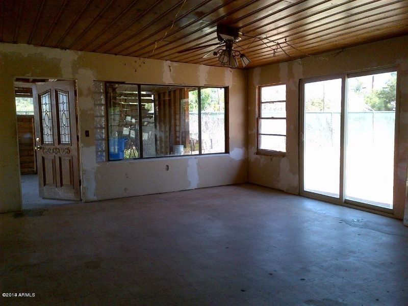 723 S Stapley Dr, Mesa, AZ 85204