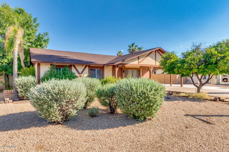 723 W Summit Pl, Chandler, AZ 85225