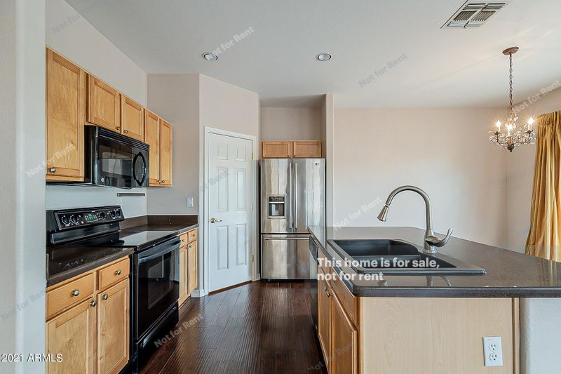 7231 S Golfside Ln, Phoenix, AZ 85042