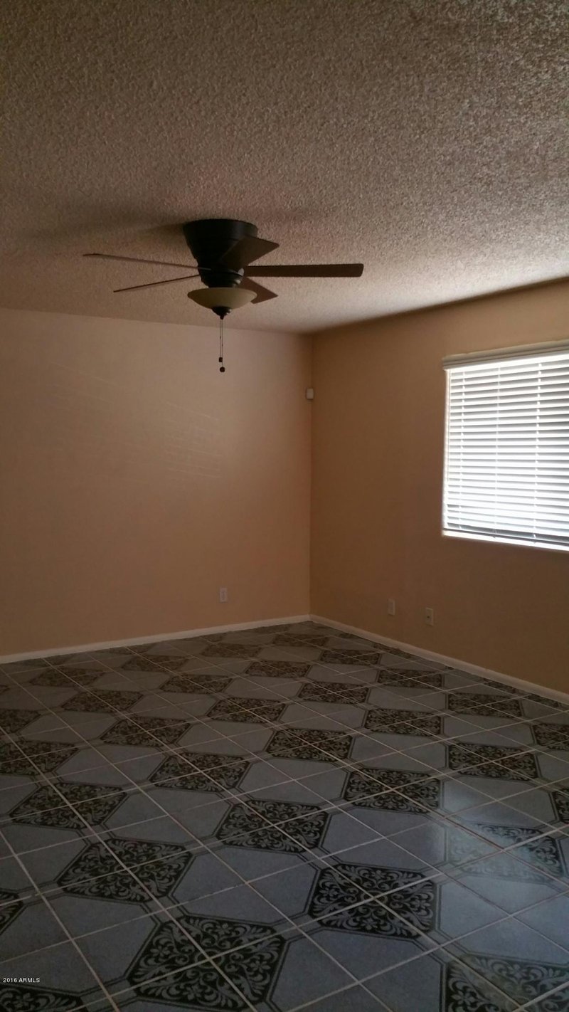 7232 W Rose Ln, Glendale, AZ 85303