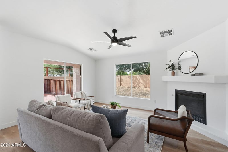 7234 W Vista Ave, Glendale, AZ 85303