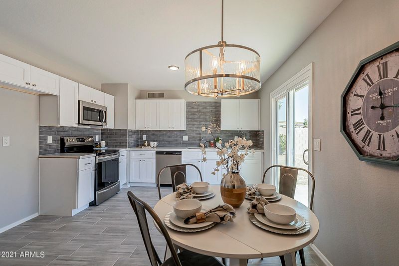 7237 W Canterbury Dr, Peoria, AZ 85345