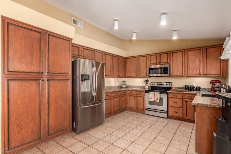7238 W Via Del Sol Dr, Glendale, AZ 85310