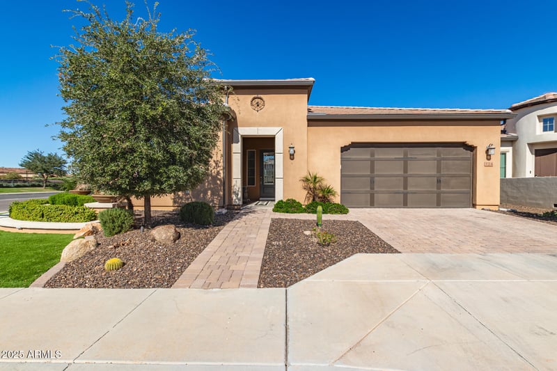 724 E Snowy Farm Dr, Queen Creek, AZ 85140