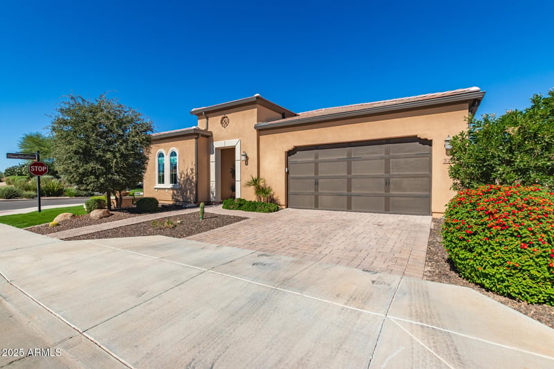724 E Snowy Farm Dr, Queen Creek, AZ 85140