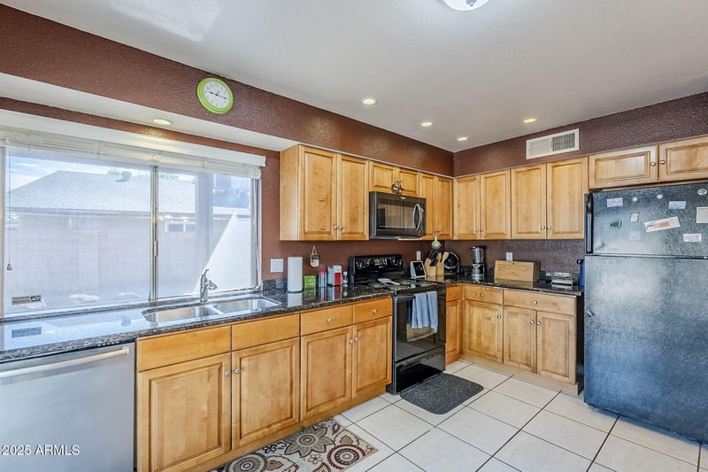 724 Garnet Ave, Mesa, AZ 85210