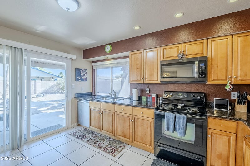 724 Garnet Ave, Mesa, AZ 85210