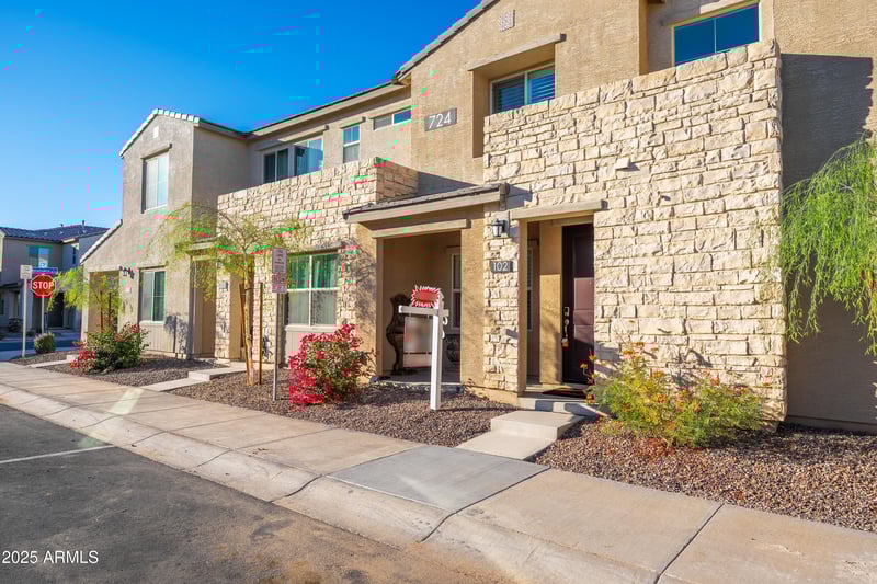 724 Lark St #102, Gilbert, AZ 85297