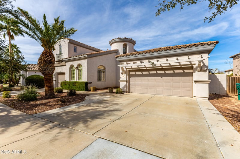 724 W Mesquite Ln, Litchfield Park, AZ 85340