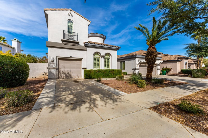 724 W Mesquite Ln, Litchfield Park, AZ 85340