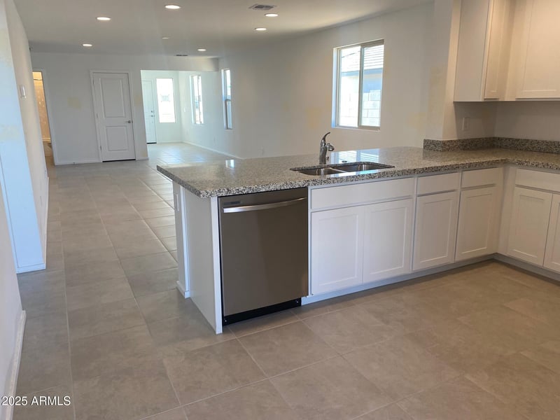 7240 Griffin Ln, San Tan Valley, AZ 85143