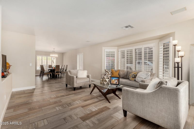 7242 Crabapple Dr, Peoria, AZ 85383
