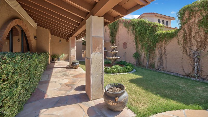 7242 E Harmont Dr, Scottsdale, AZ 85258
