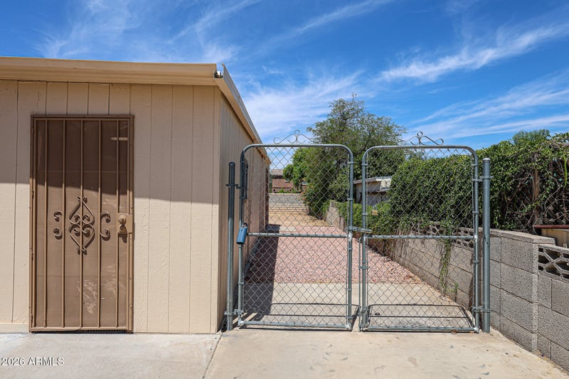 7242 S 41st St, Phoenix, AZ 85042