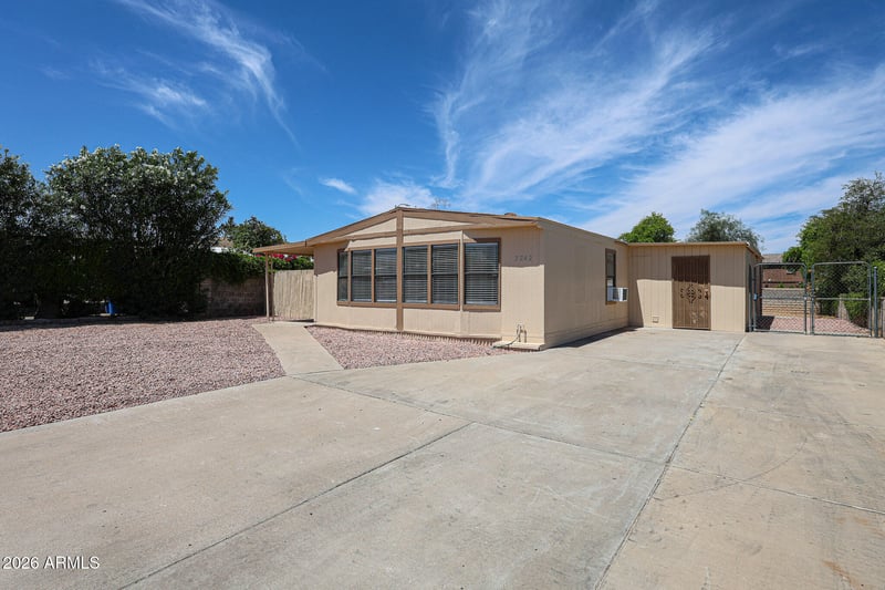 7242 S 41st St, Phoenix, AZ 85042