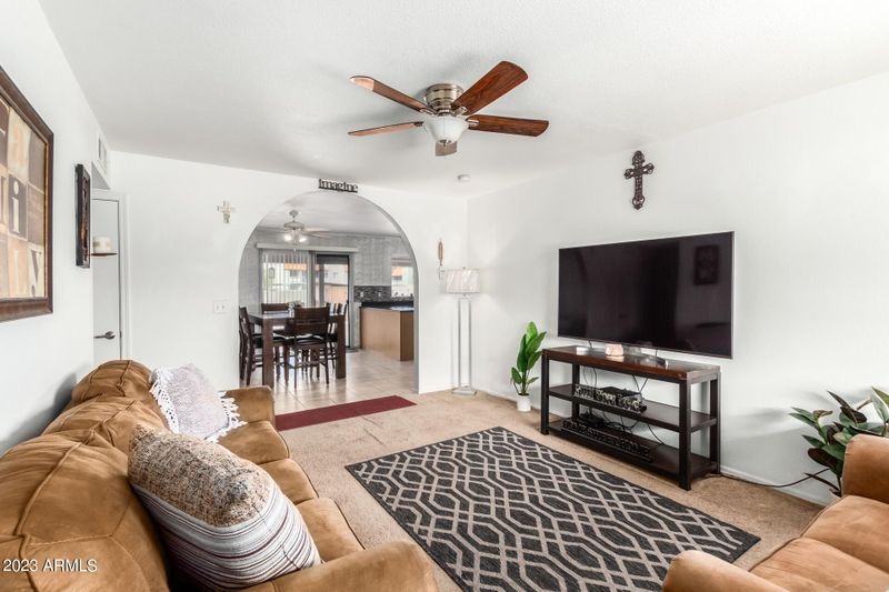 7244 S 46th St, Phoenix, AZ 85042