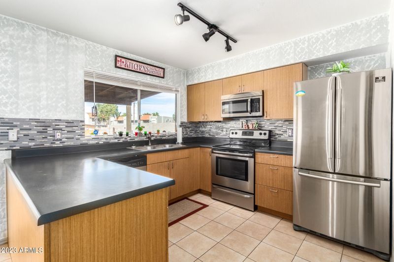 7244 S 46th St, Phoenix, AZ 85042
