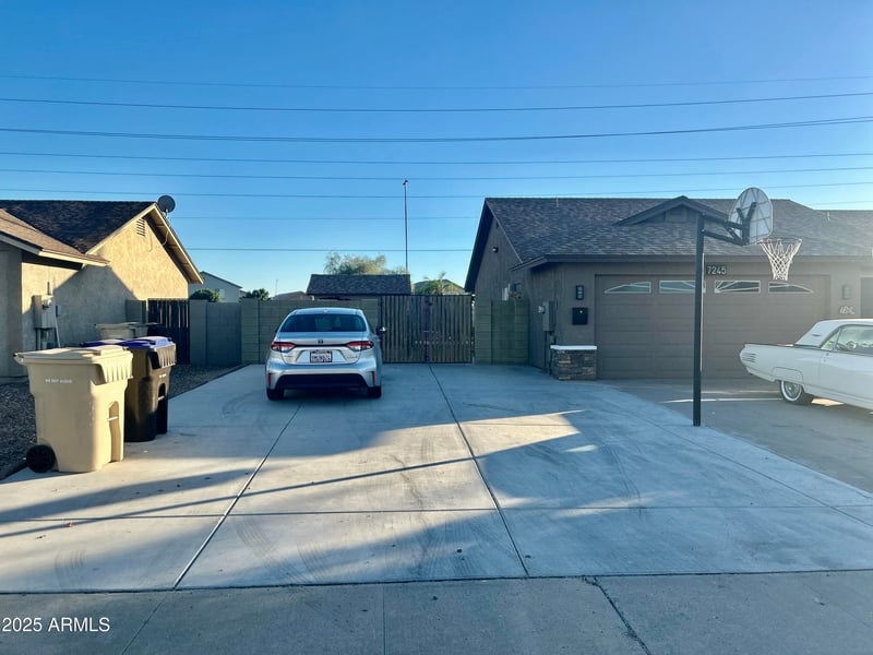 7245 Caron Dr, Peoria, AZ 85345