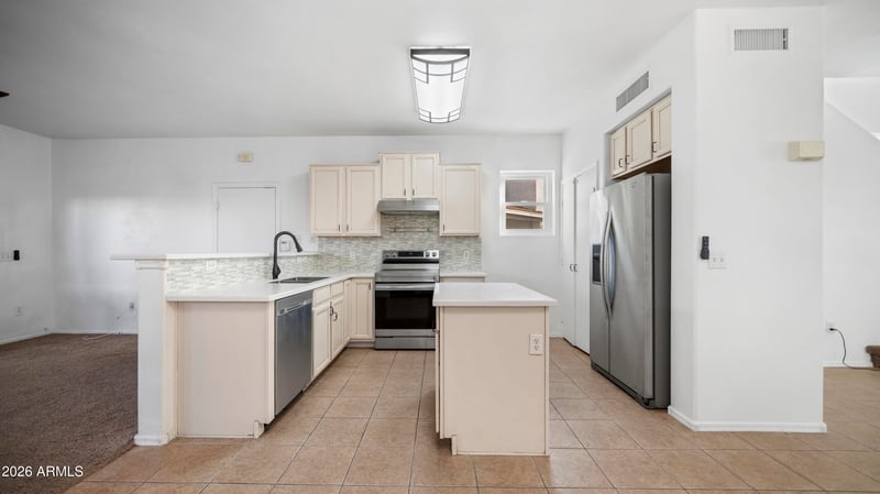 7245 S 41st Dr, Phoenix, AZ 85041