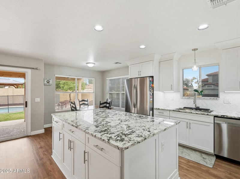 7247 Kiva Ave, Mesa, AZ 85209