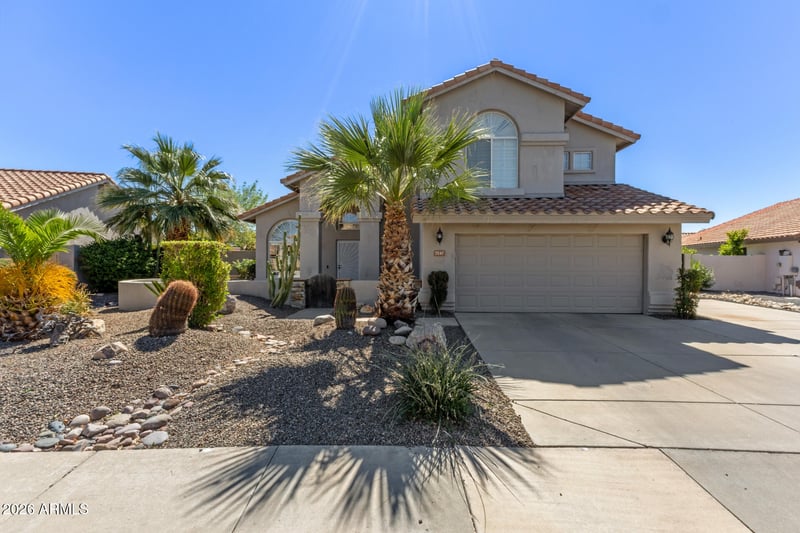 7247 Los Gatos Dr, Glendale, AZ 85310
