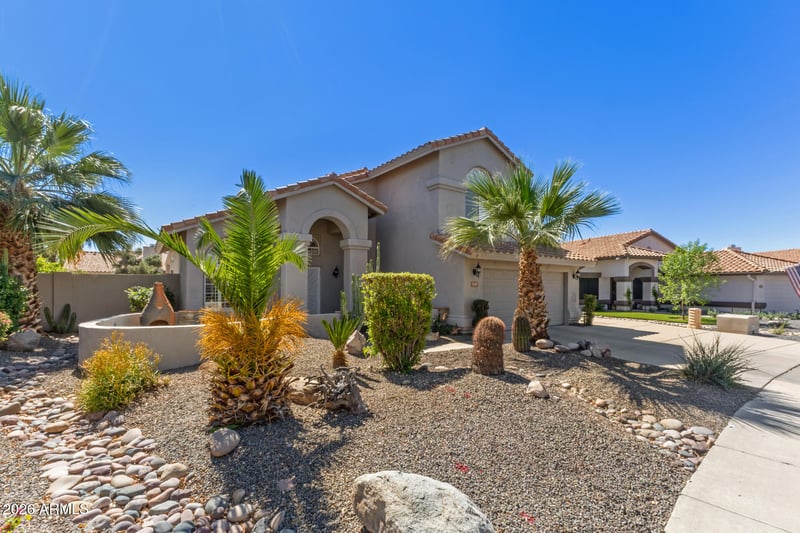 7247 Los Gatos Dr, Glendale, AZ 85310