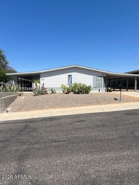 725 Smoketree Rd, Wickenburg, AZ 85390