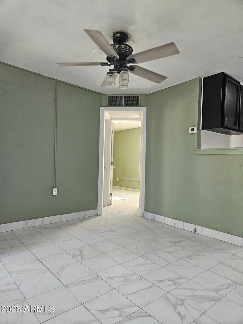 725 W Southgate Ave W, Phoenix, AZ 85041