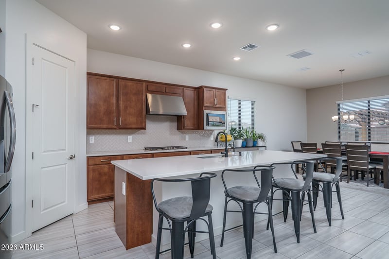 7250 N 80th Ln, Glendale, AZ 85303