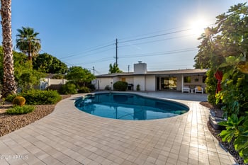7255 12th St, Phoenix, AZ 85020