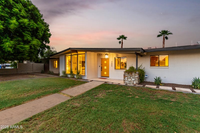 7255 12th St, Phoenix, AZ 85020