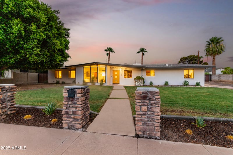 7255 12th St, Phoenix, AZ 85020