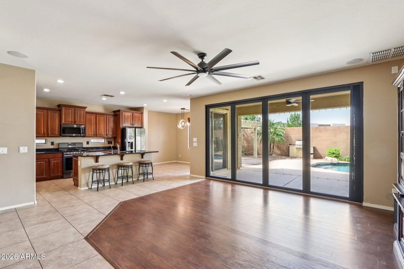 726 E Kingbird Dr, Gilbert, AZ 85297