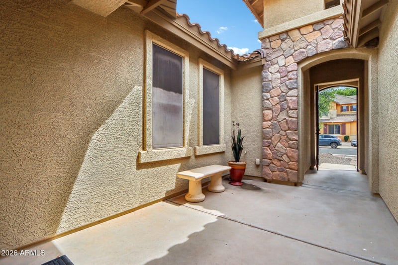 726 E Kingbird Dr, Gilbert, AZ 85297