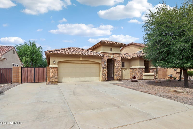 726 E Kingbird Dr, Gilbert, AZ 85297