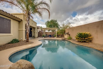 726 Kingbird Dr, Gilbert, AZ 85297