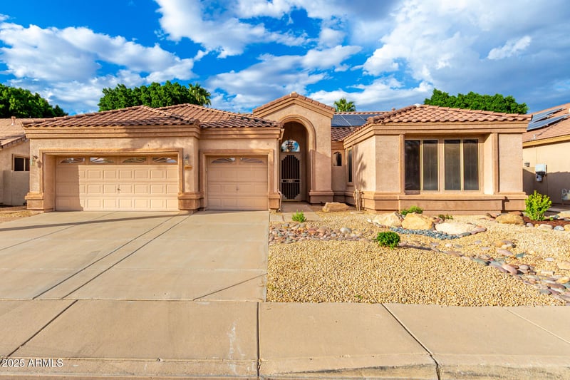 7262 Firebird Dr, Glendale, AZ 85308