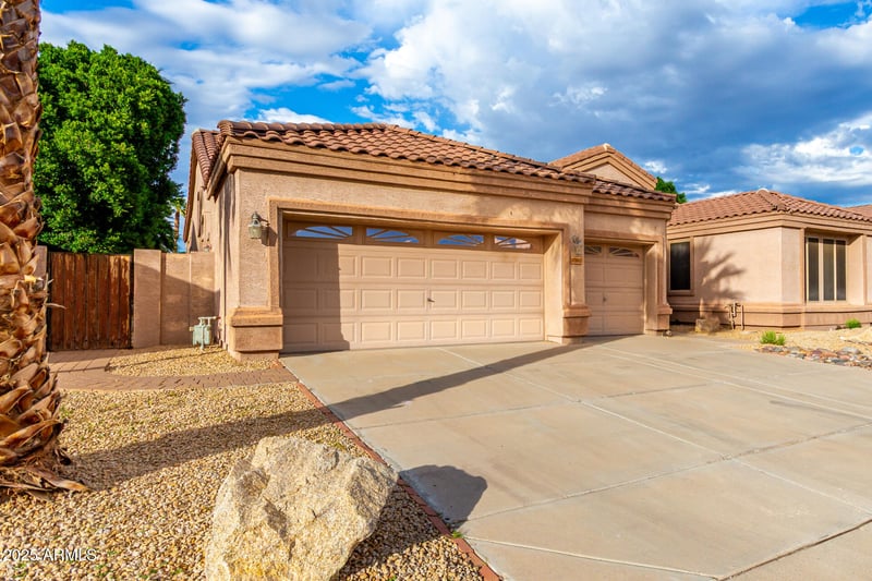 7262 Firebird Dr, Glendale, AZ 85308