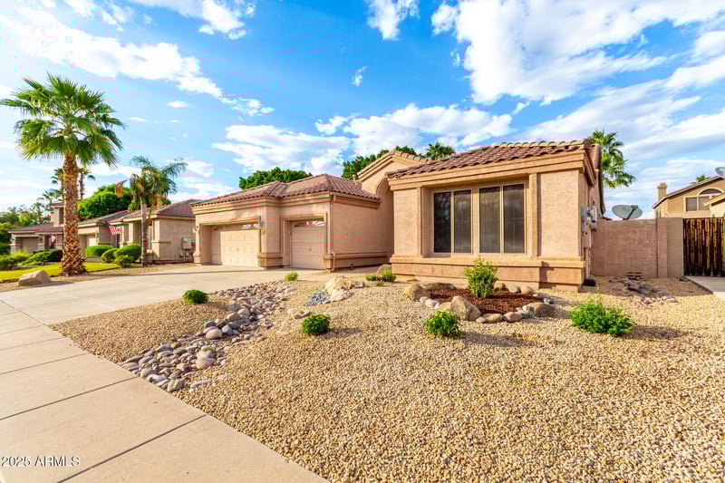 7262 Firebird Dr, Glendale, AZ 85308