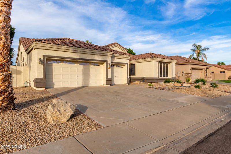 7262 Firebird Dr, Glendale, AZ 85308