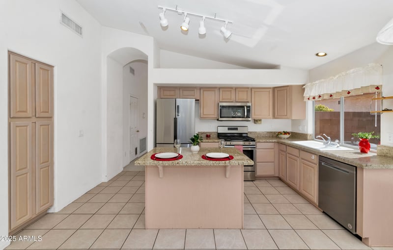 7265 Lindner Ave, Mesa, AZ 85209