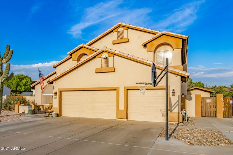 727 N Arco Cir, Mesa, AZ 85213