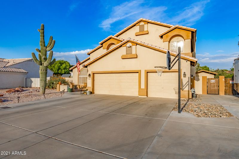 727 N Arco Cir, Mesa, AZ 85213