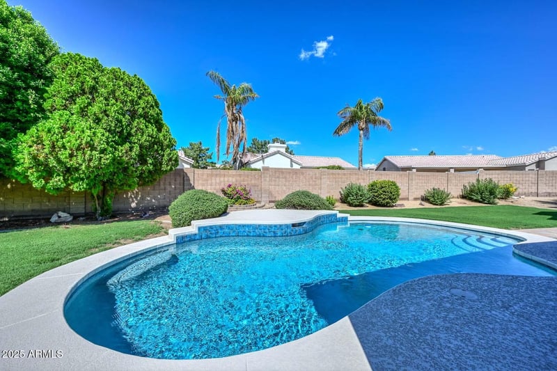 7274 Donald Dr, Glendale, AZ 85310