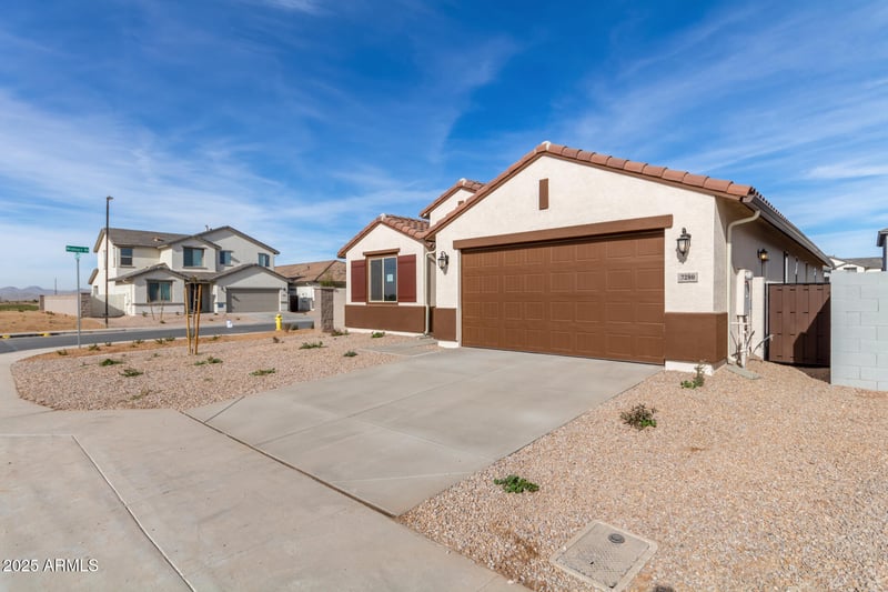 7280 White Tail Rd, San Tan Valley, AZ 85143