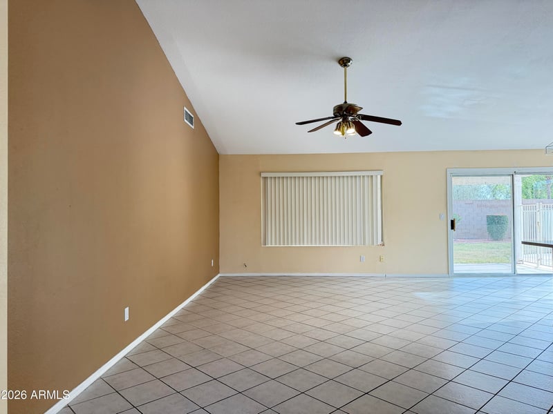 7283 Tina Ln, Glendale, AZ 85310